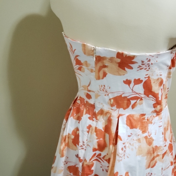 Dress - Picture 3 of 5